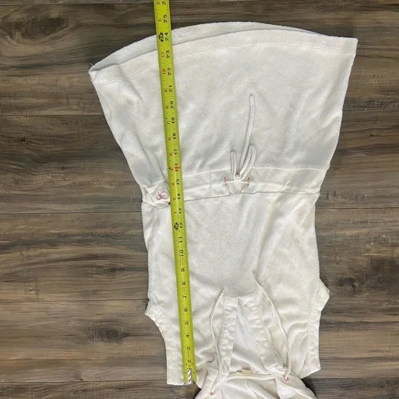 Y2K Sleeveless Hooded Dress in Soft White - Picture 5 of 5